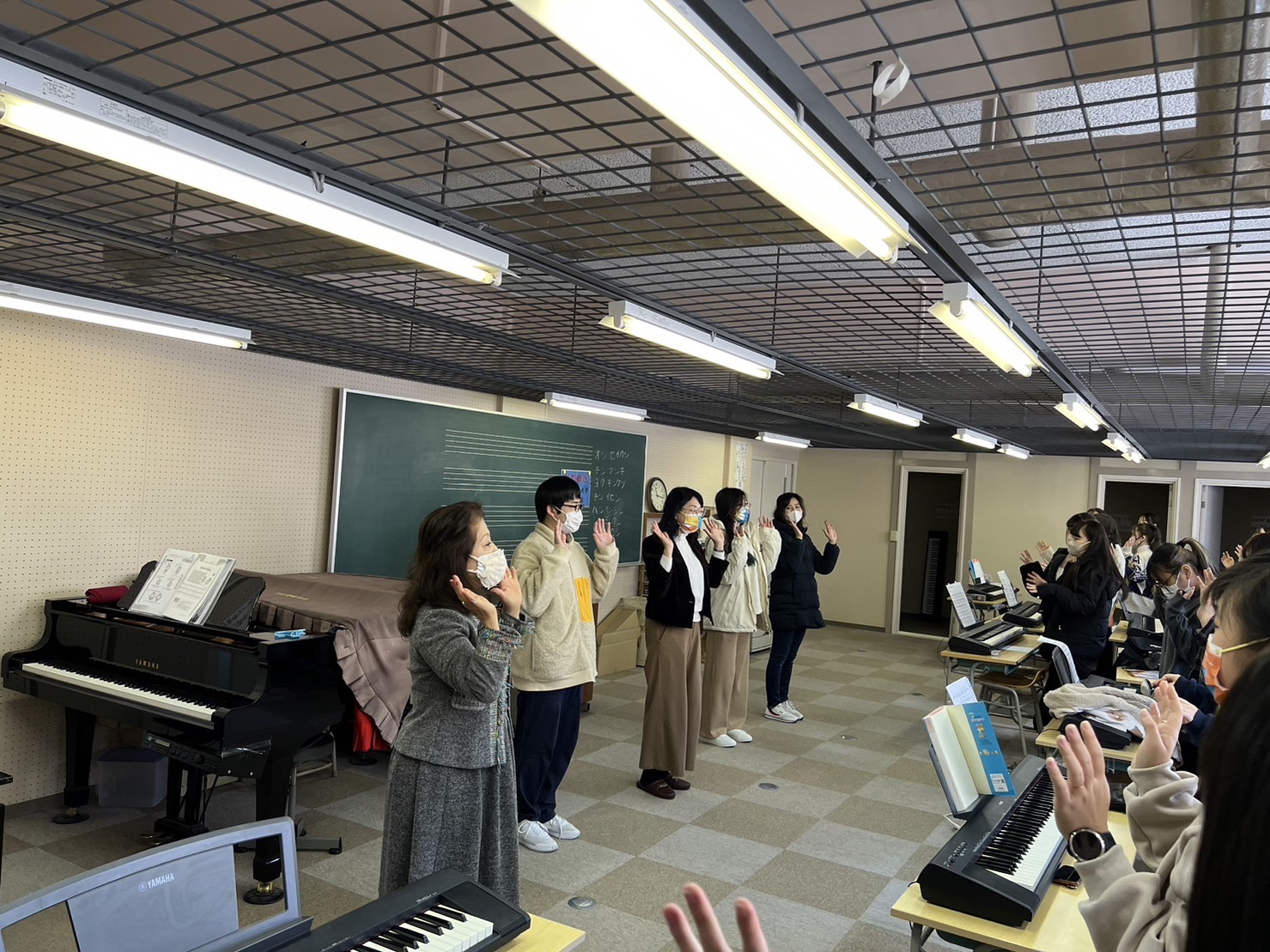 陳汶琪同學帶領律動